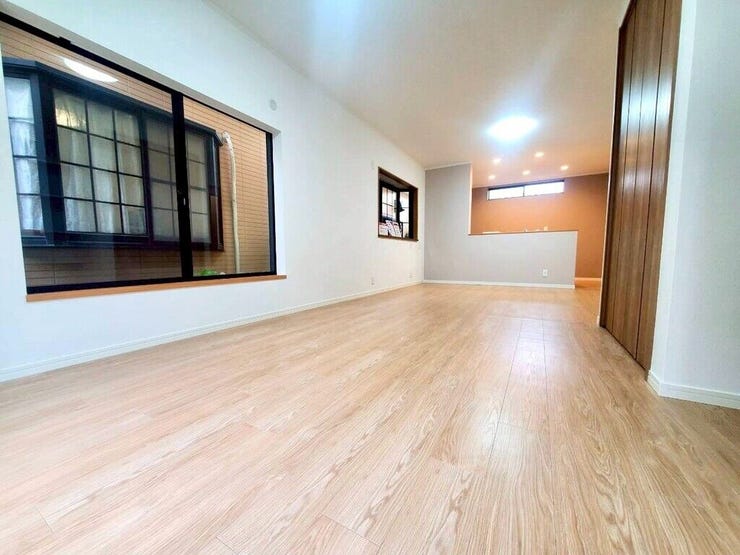 【Living】広さと明るさにこだわったリビング。家族とのコミュニケーションが弾む空間です。