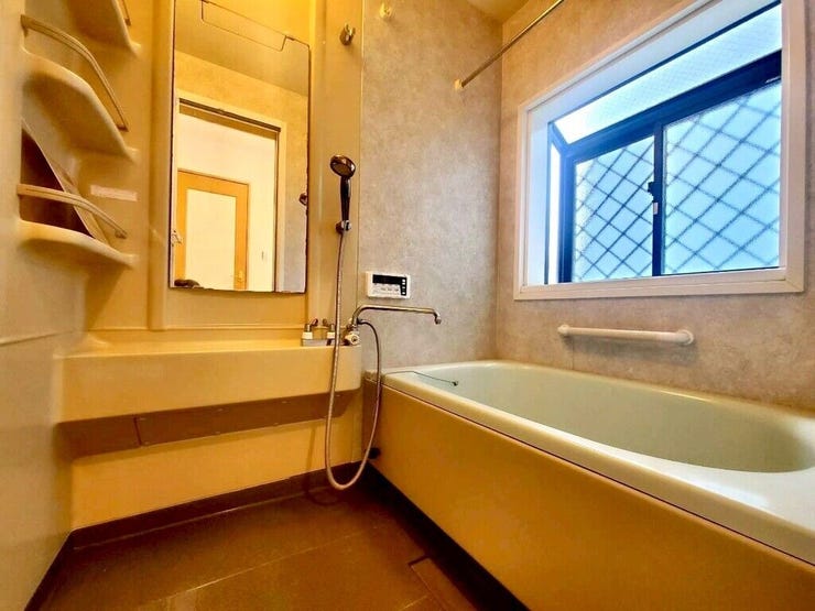 【Bathroom】リラックスできる空間で、一日の疲れを癒し、心身共にリフレッシュできます。