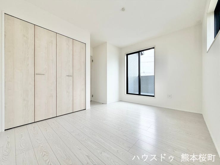 ■2階6.5帖洋室■寝室、書斎、趣味の部屋。家族の成長やライフスタイルに合わせ、様々な使い方ができる快適な空間です。