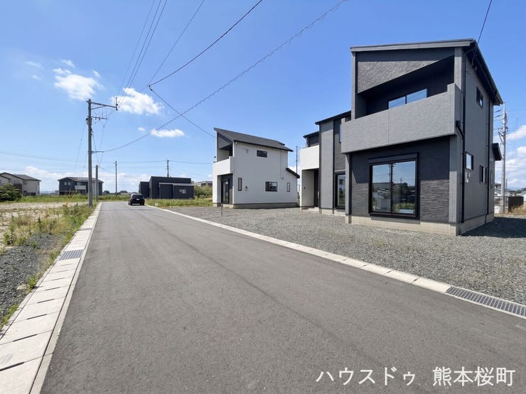 ■理想を叶える新しい暮らしの舞台■高いデザイン性と機能性を兼ね備えた住まい。ここで、家族の新しい物語が始まります。