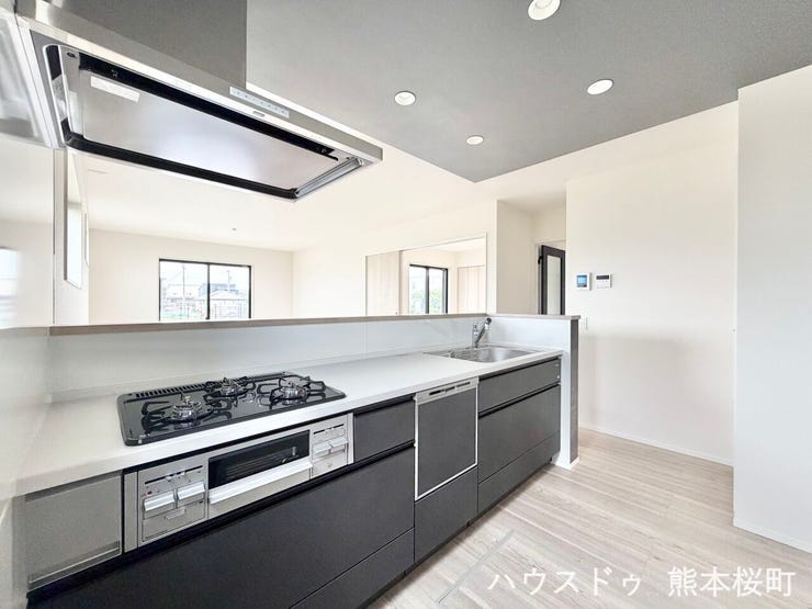 ■家族の「美味しい」が集まる舞台■高い機能性と美しいデザインを両立。料理する人も、待つ人も、笑顔になれる場所です。