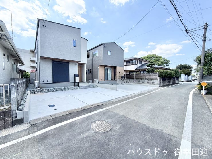 ■理想を叶える新しい暮らしの舞台■高いデザイン性と機能性を兼ね備えた住まい。ここで、家族の新しい物語が始まります。