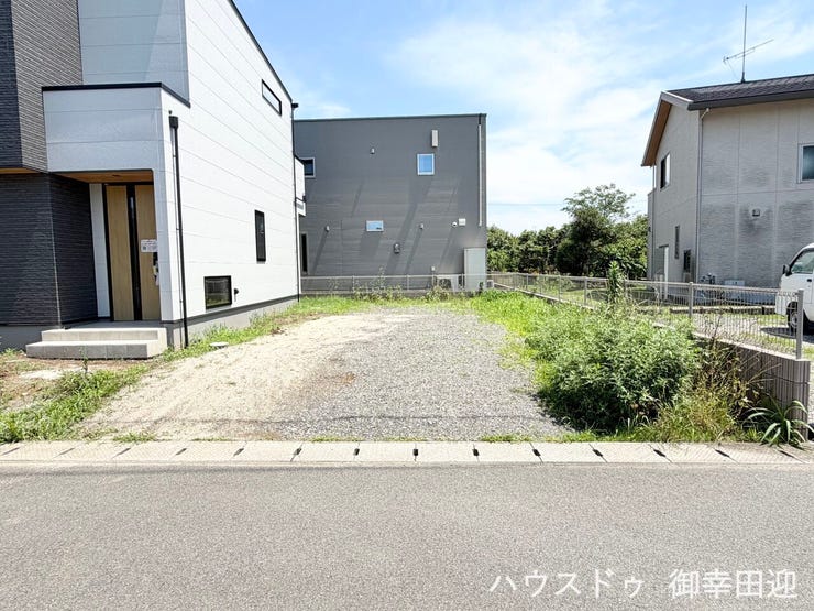■車と趣味の幅が広がる場所■単なる駐車スペースではない、洗車やタイヤ交換、DIYにも使える多目的な屋外スペースです。