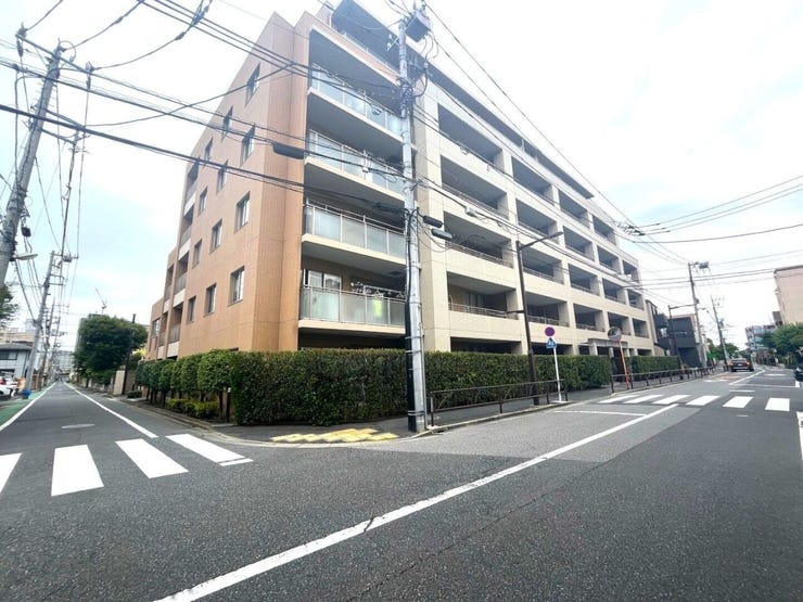 前面道路含む外観