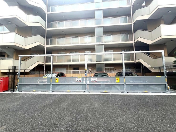 敷地内にある駐車スペースです。空き状況は、お気軽にお問合せください。