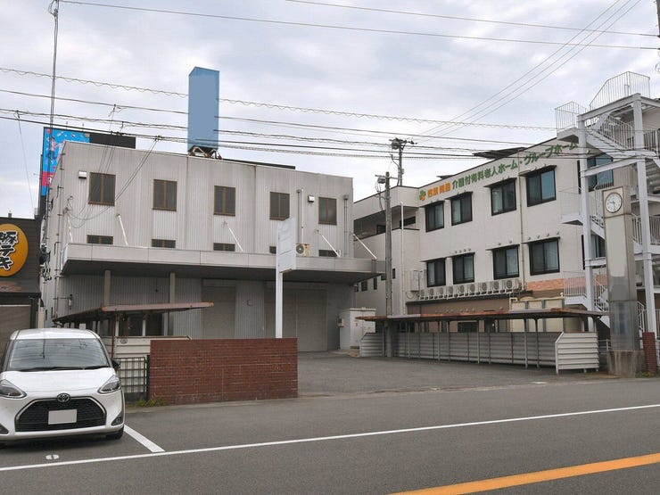 外観を南西側より撮影