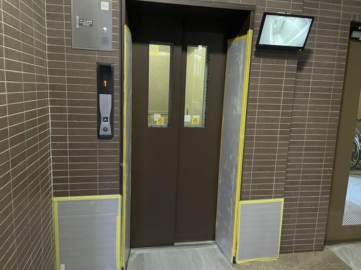 日常の移動をスムーズに支えるエレベーターです。モニター付きでセキュリティ面にも配慮されており、お子様連れやお買い物帰りも安心して利用できます。日々の帰宅が快適になる、住まいに欠かせない大切な設備です。