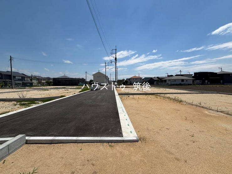 分譲地までの道路幅も広く車移動もしやすい現地♪