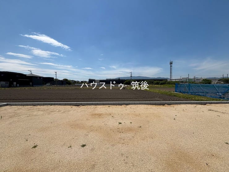 周辺は畑が広がる静かな住環境です!