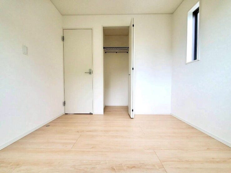 【Bedroom】ナチュラルな内装で、リラックスできる空間。寝室や書斎にも最適です。