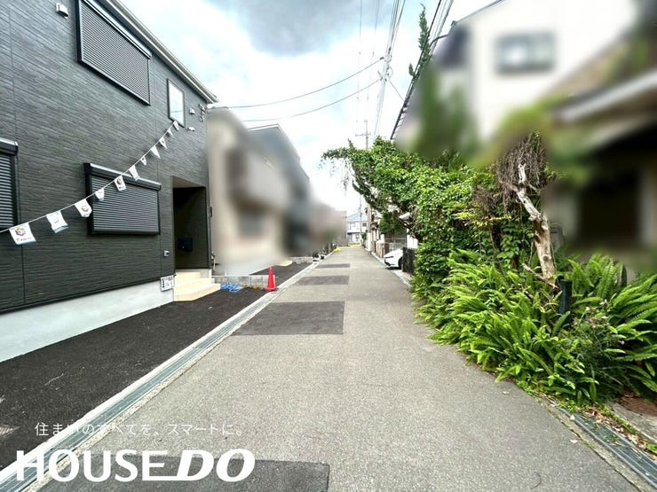 前面道路にゆとりがあり、お車の出し入れもスムーズ