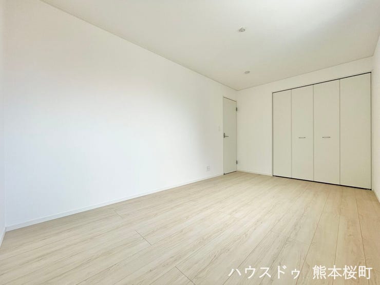 ■2階7.5帖洋室■心からリラックスできる静けさ、上質な眠りで、毎日をリセットします。明日への活力を養う空間です。