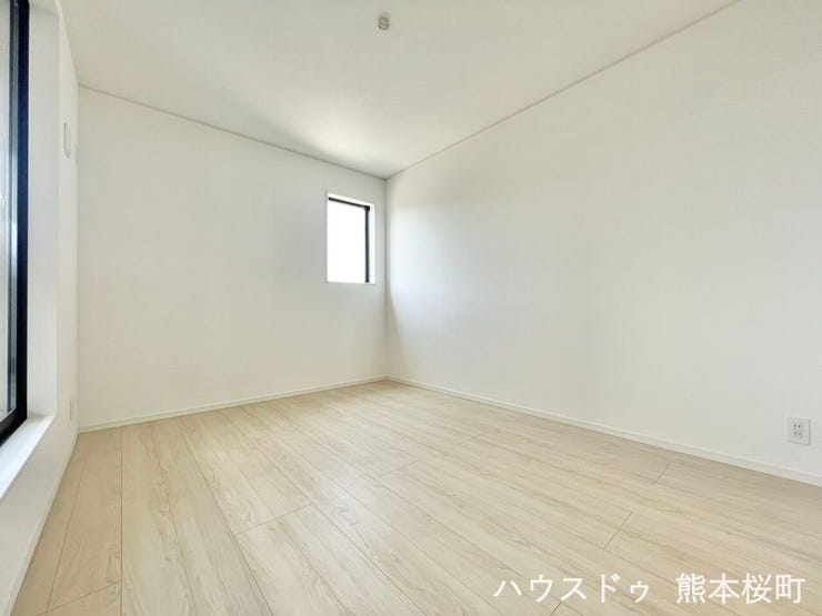 ■2階7帖洋室■寝室、書斎、趣味の部屋。家族の成長やライフスタイルに合わせ、様々な使い方ができる快適な空間です。