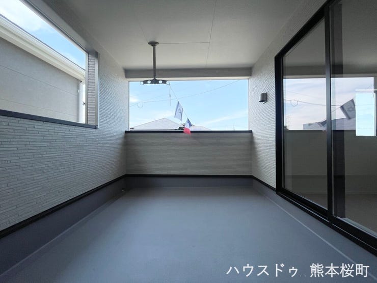 ■空の下の開放的な特等席■日光浴や読書、外の空気を感じながらリフレッシュ。暮らしを豊かにする、もう一つの心地よい空間です。