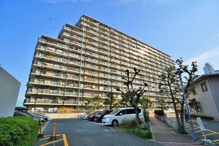 ■大阪メトロ御堂筋線「東三国駅」徒歩9分!
■1987年築!15階建て!
■周囲にはコンビニやスーパーなど、生活に便利な施設が充実!