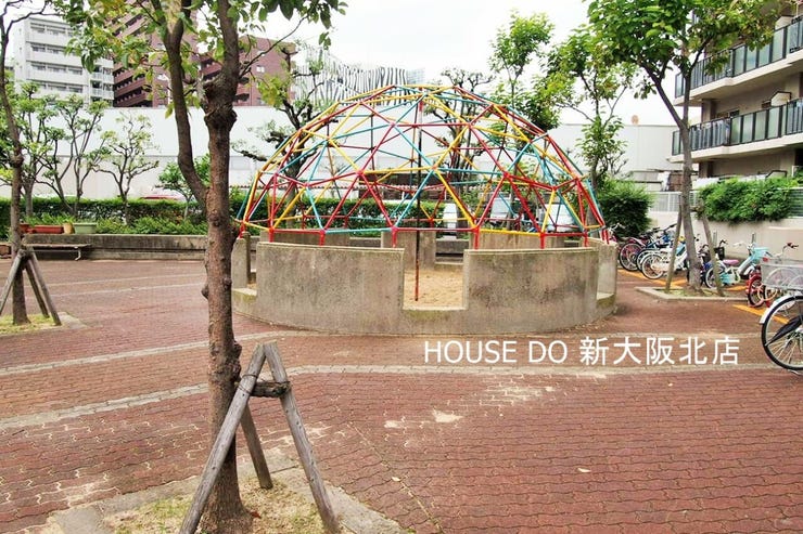 ■敷地内には公園もございます!子供たちを安全に見守りながら遊ばせることができます!