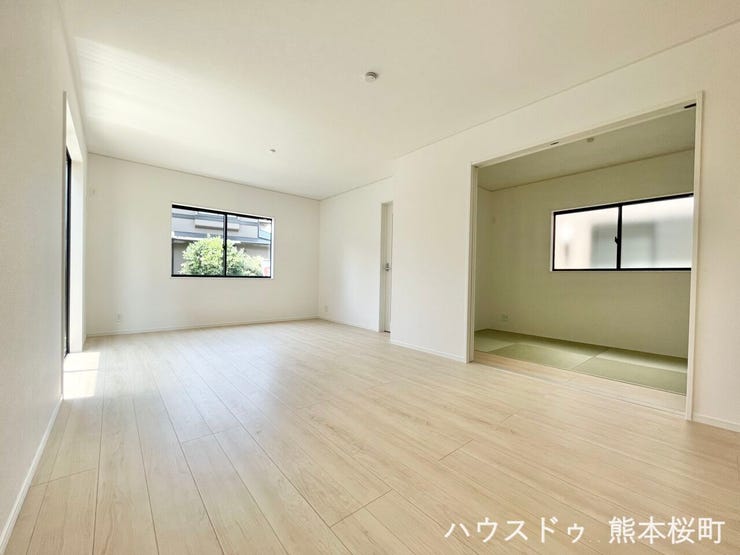 ■安らぎと笑顔の中心地■陽光が優しく降り注ぎ、会話が自然と弾む。ここでは、毎日が特別な時間へと変わります。