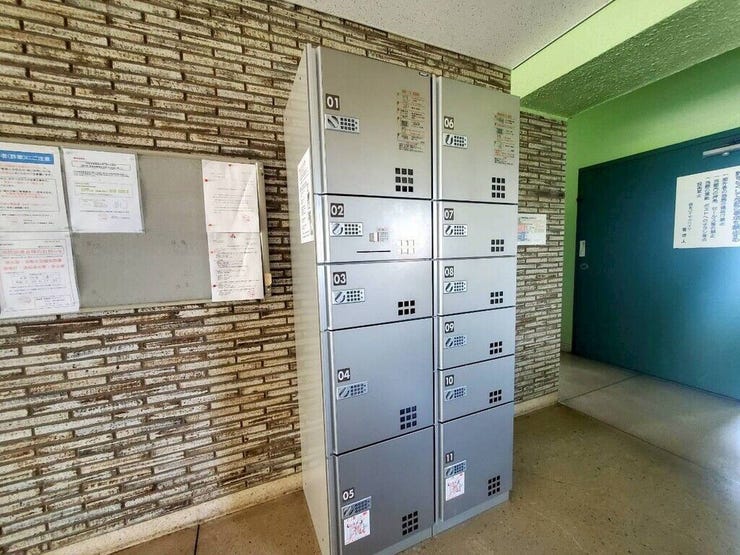 【Facilities】外出中でも荷物を受け取れる便利な宅配ボックス付き。忙しい毎日も安心です。