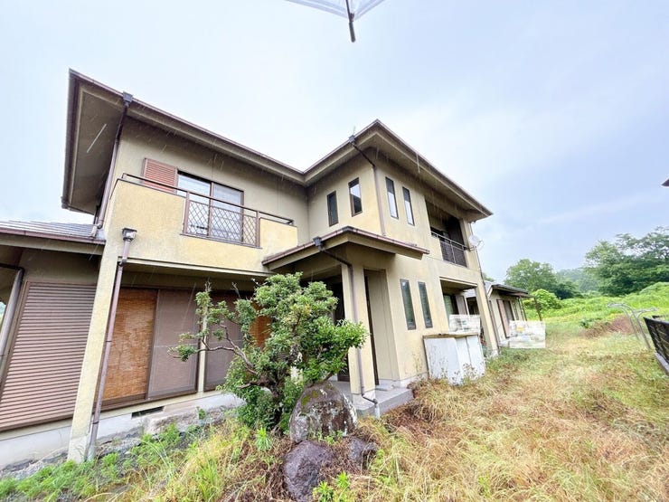 静かで落ち着いた閑静な住宅地です。
子育て世代の生活環境としても最適です◎