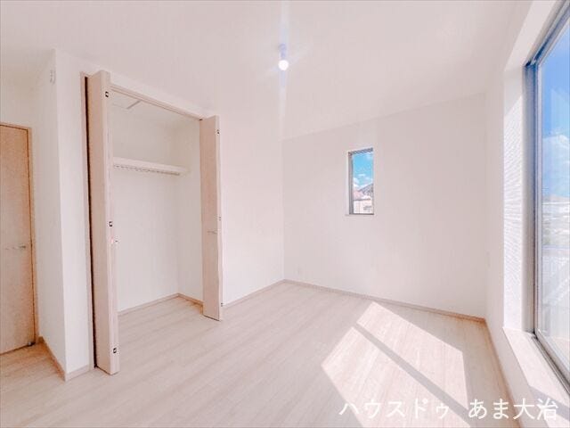 両開き収納で物の出し入れもしやすそう◎