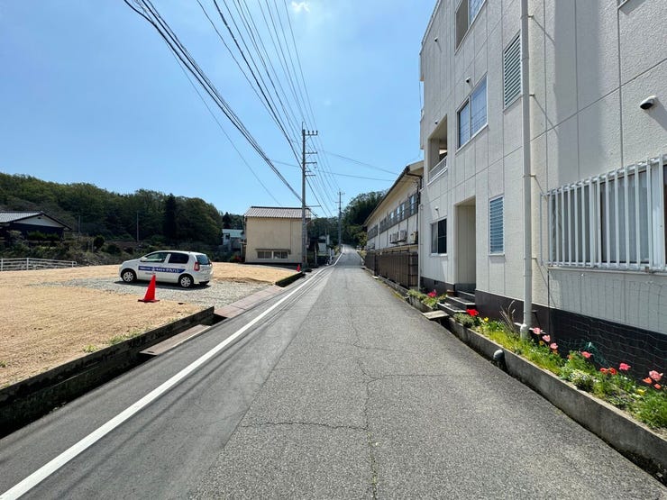 東側道路(バス道路)