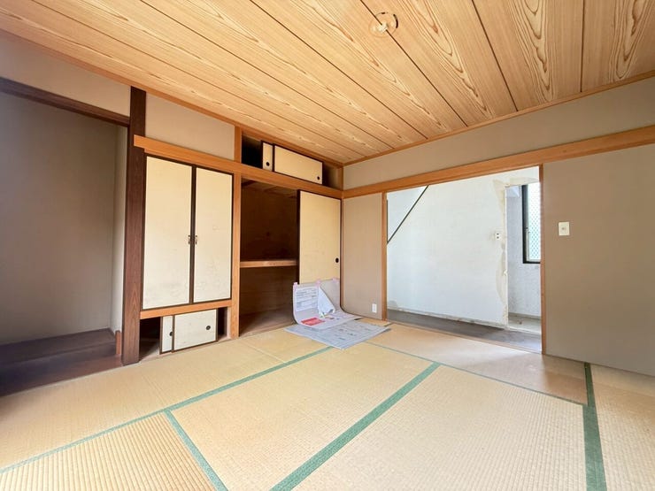 ※リフォーム工事中です。
出入口はLDKと廊下の2箇所あります。ちょっとしたお昼寝や、お子様の遊びスペース、来客時の客間として大活躍ですね♪