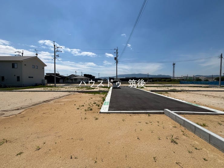 分譲地までの道路幅も広く車移動もしやすい現地♪