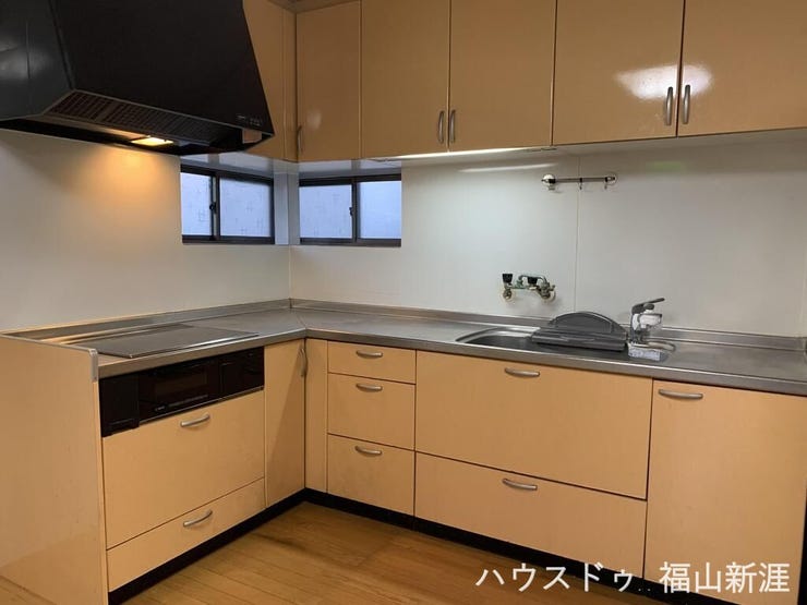 L字型キッチンを採用!調理スペースが広く、収納も豊富で毎日のお料理が快適に楽しめます