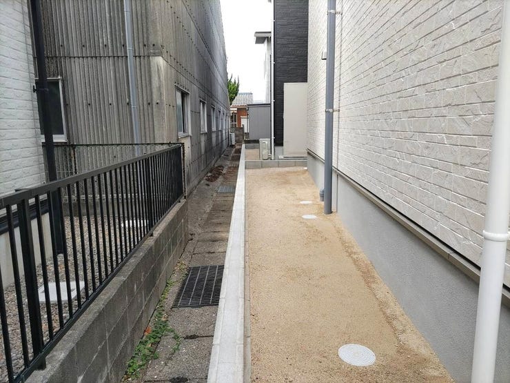 物件西側
