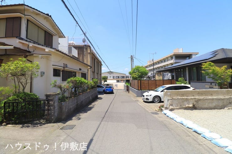 【前面道路】
南側前面道路、西方面
交通量少なめです