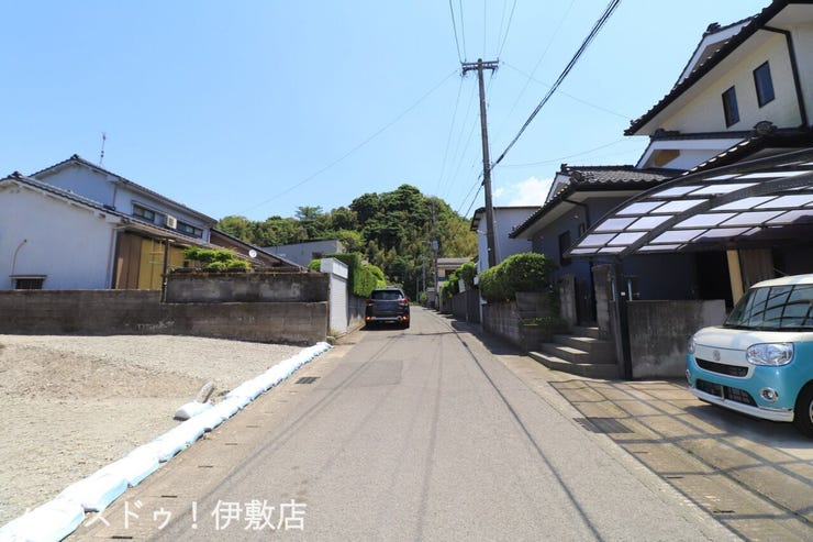 【前面道路】
南側前面道路、東方面
交通量少なめです