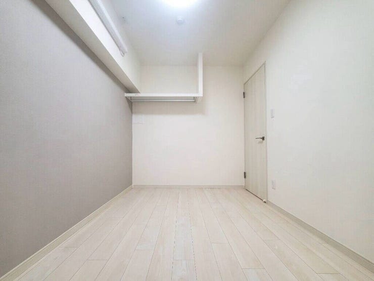 【Bedroom】ナチュラルな内装で、リラックスできる空間。寝室や書斎にも最適です。