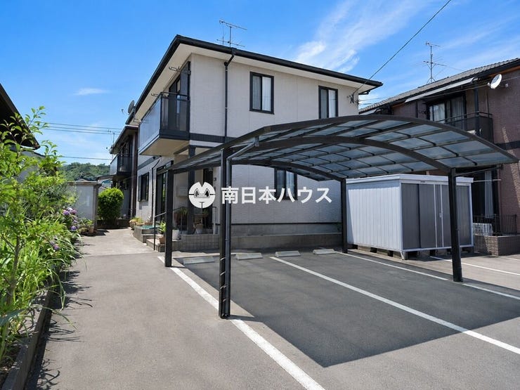 【外観】
住居兼事務所としても使える4SLDKの住まい