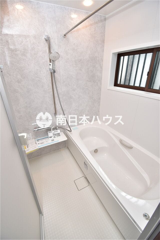 【浴室同型写真】浴室暖房乾燥機付きの浴室です!
