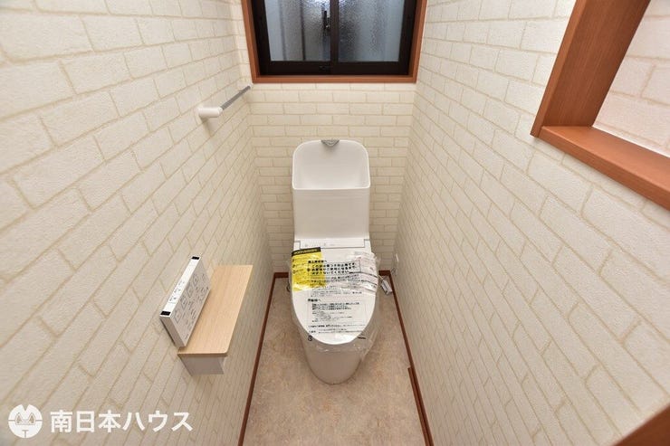 城山２丁目 新築戸建 城山２丁目／２区画 【トイレ同型写真】温水洗浄便座機能付き！