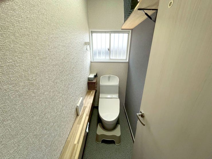 2019年7月にリフォームした温水洗浄機能付きトイレ♪トイレにも窓があるのは嬉しいですね♪