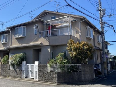 【外観】
「陽当りと開放感に恵まれた角地の好立地!視界を遮るものが少なく、心地よい風が通り抜ける健やかな住環境です。」