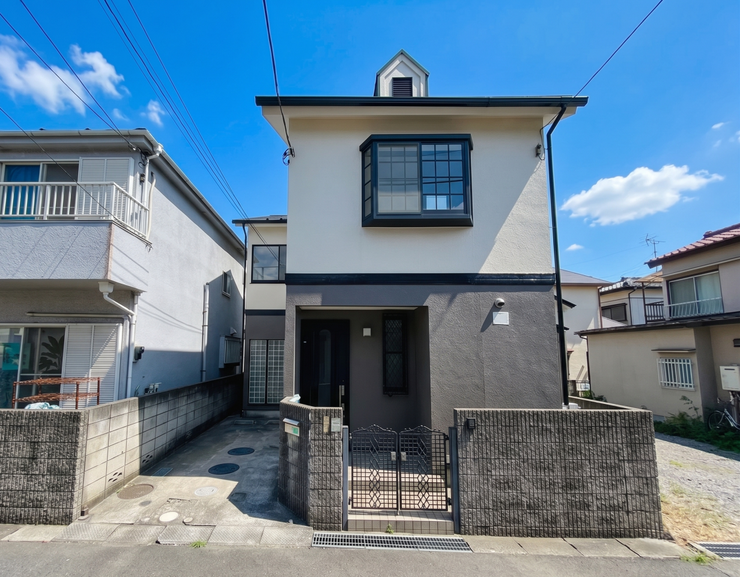 【Exterior】落ち着きのあるシンプルな外観で、長く愛せる住まいに仕上がっています。