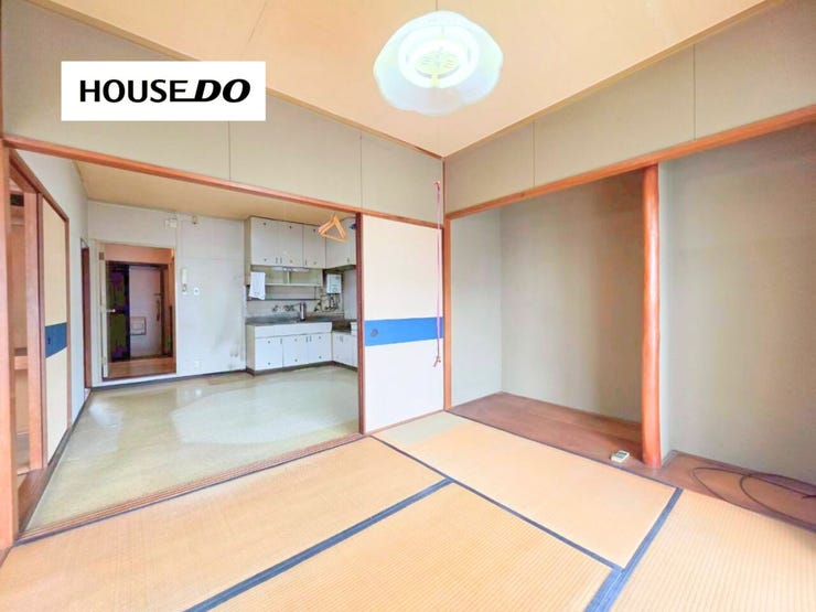 リビング横の和室は、お子様の遊び場やお昼寝スペース、来客用のお部屋としても活躍。大容量の押入収納付きでお布団や季節物もすっきり収納でき、使い勝手の良い空間です♪