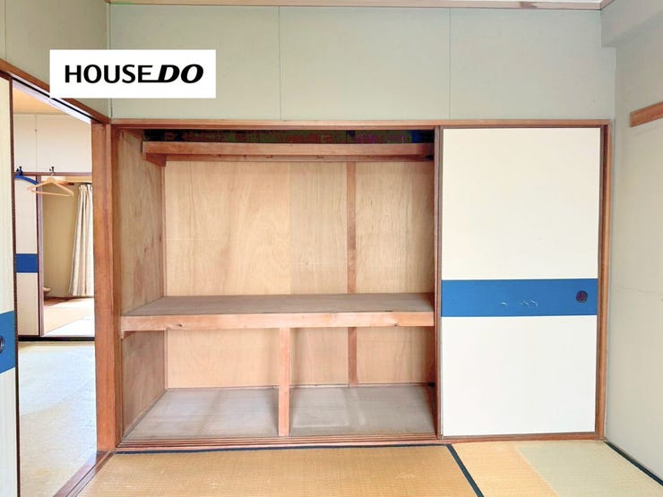 収納力が魅力の大型押入付き!お布団や季節用品はもちろん、スーツケースなどの大きな荷物もまとめて収納可能。居住空間を広く使えるため、お部屋がすっきり片付きます。