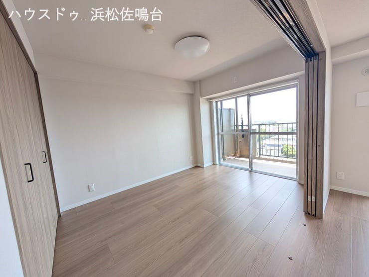 リビング横洋室※引戸を開放した状態です。