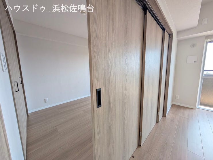 リビング横洋室※引戸を閉じた状態です。