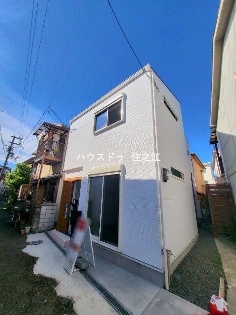 ★玄関廻りは若干スペースがございますので物置スペースとしてもご利用頂けます♪