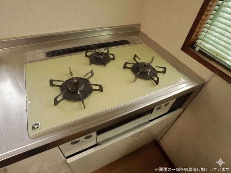 効率よく料理ができる3口コンロ♪ ※写真は家具消し加工をしています