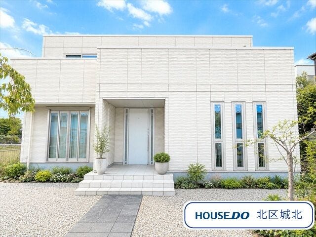 【外観】
【北名古屋市エリア】駐車スペース6台確保◎3LDK+S中古戸建になります。
名鉄バス砂場停まで徒歩5分
ナフコ富田師勝店まで徒歩10分(約760m
サンドラッグ久地野店まで徒歩8分(約640m