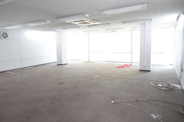 社員室
