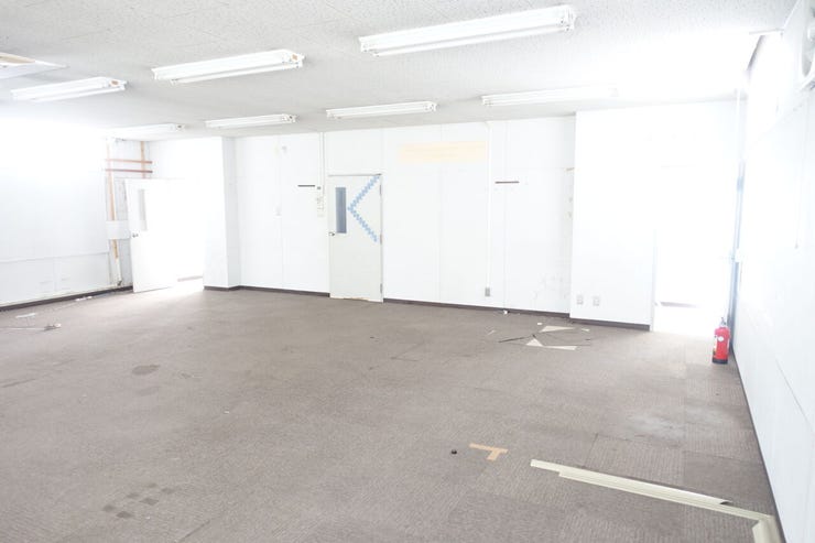 社員室