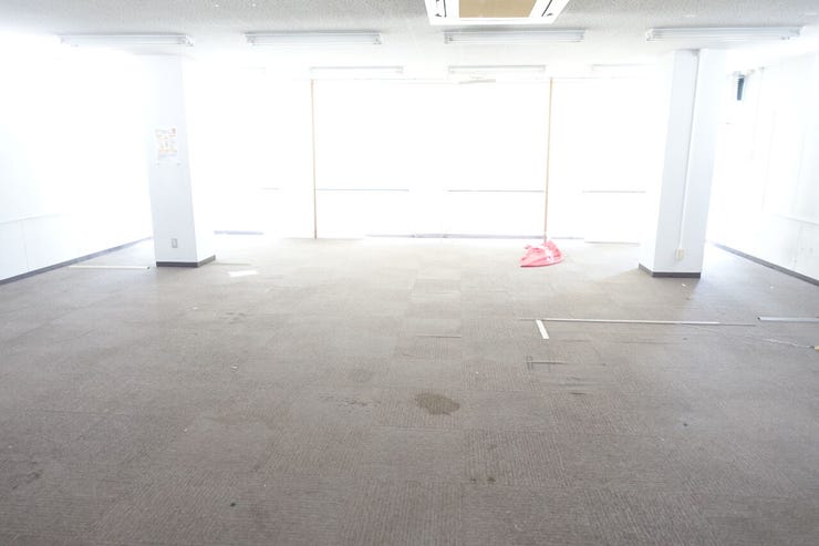 社員室