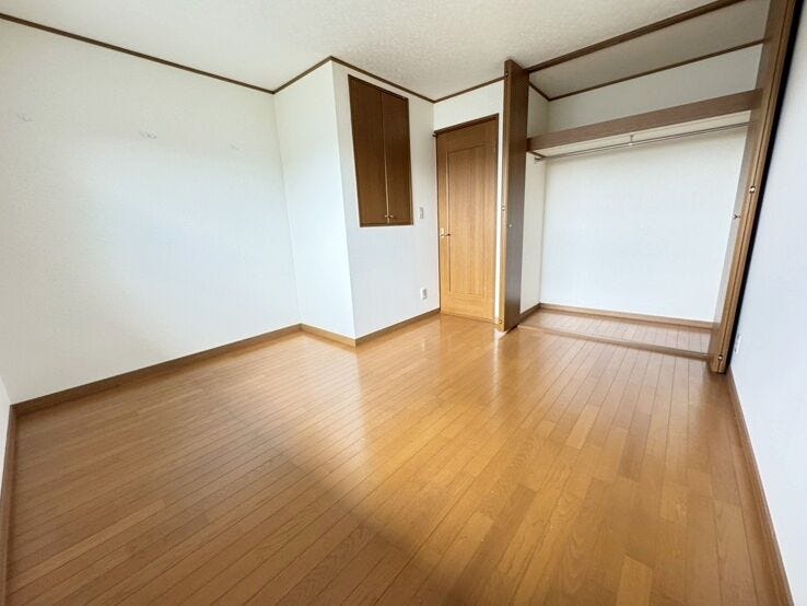 ◆3階7.25帖洋室◆南向き
洋室にはクローゼット完備!お部屋がスッキリ片付きます