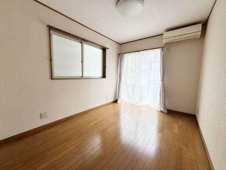 ◆1階南向き6帖洋室◆
洋室にはクローゼット完備!お部屋がスッキリ片付きます